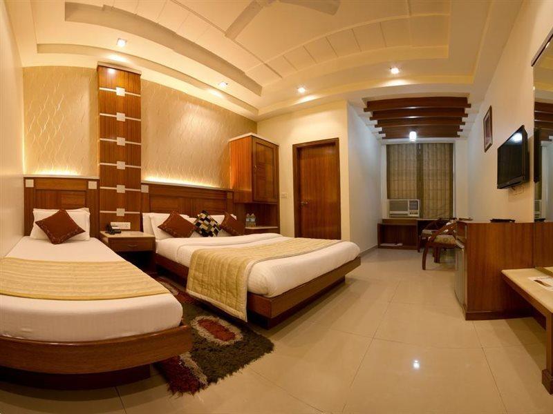 Hotel Aster Inn New Delhi Exterior foto