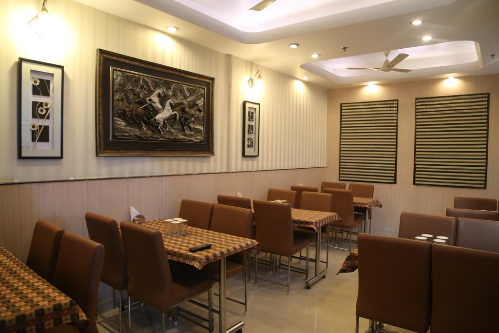 Hotel Aster Inn New Delhi Exterior foto