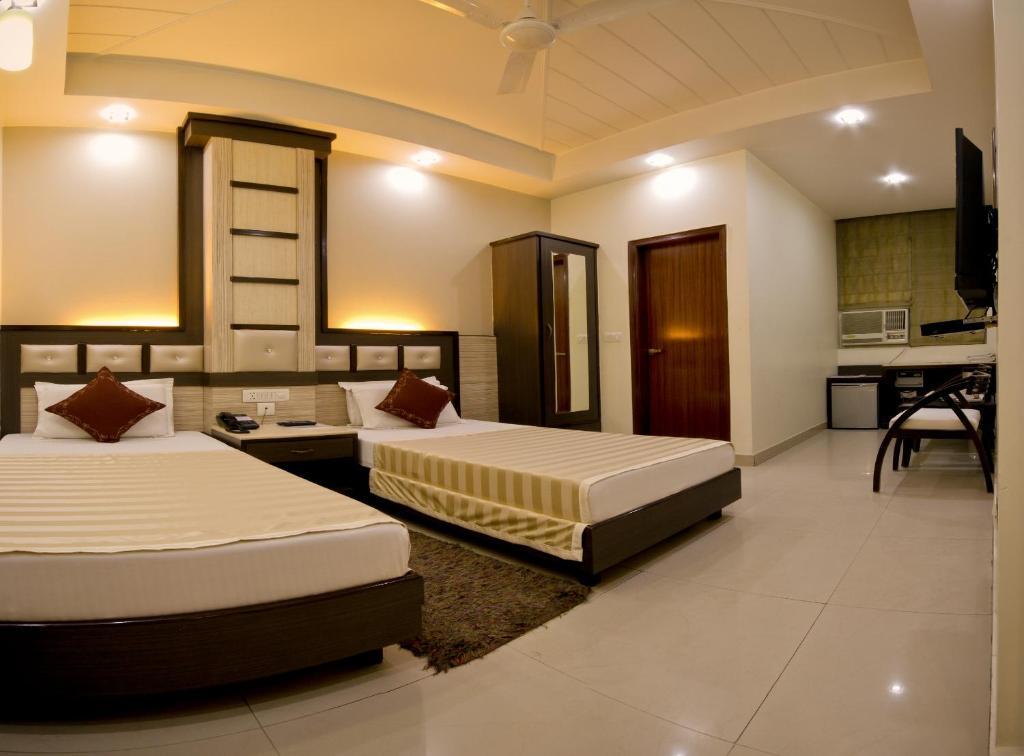 Hotel Aster Inn New Delhi Exterior foto